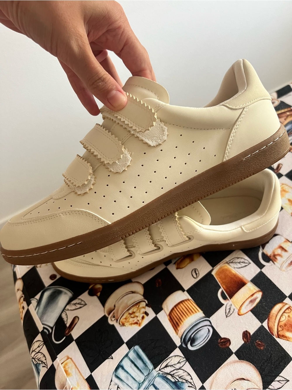 Women’s Universal Thread Sneakers